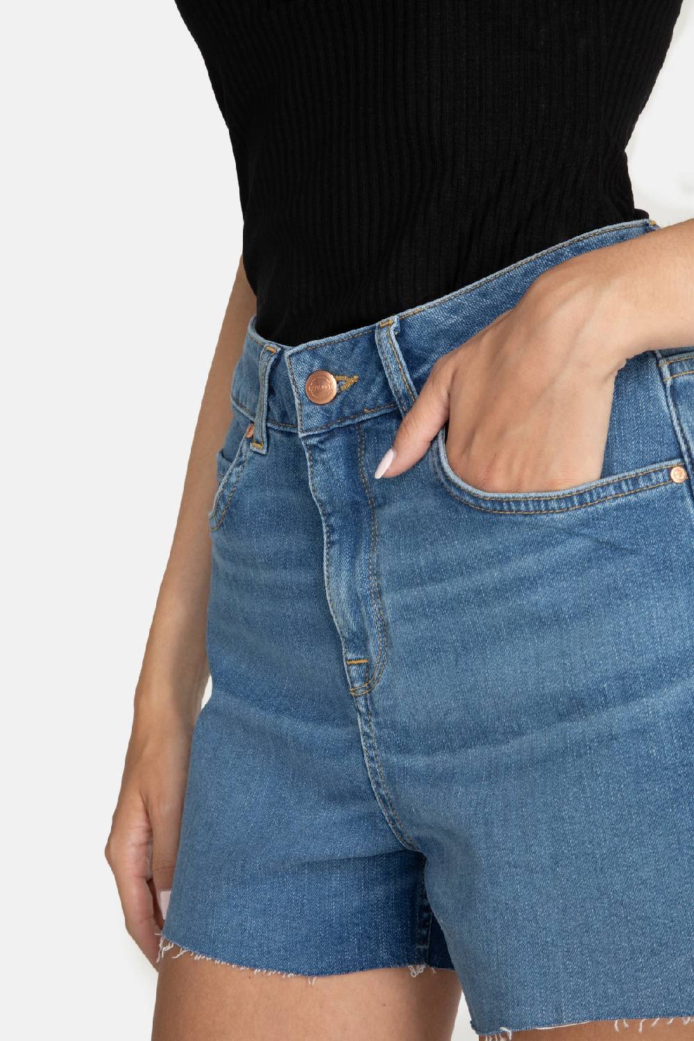 Lovjoi Jeansshorts FRITTILARY Top Angebot