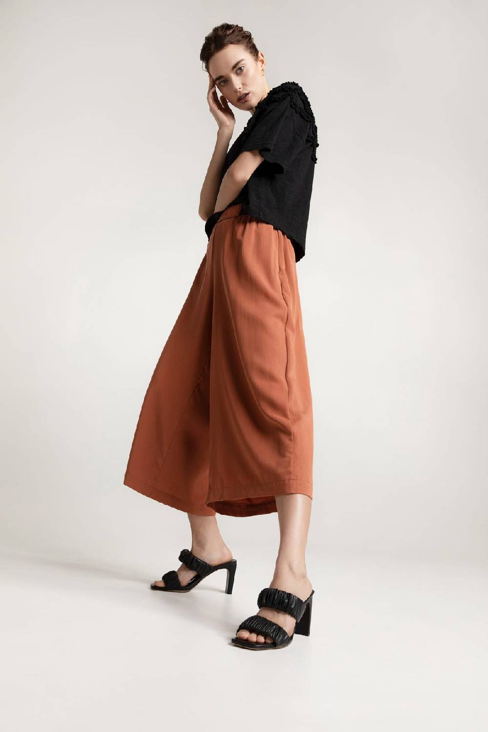 Lovjoi Pants TAVIRA Neueste Stile