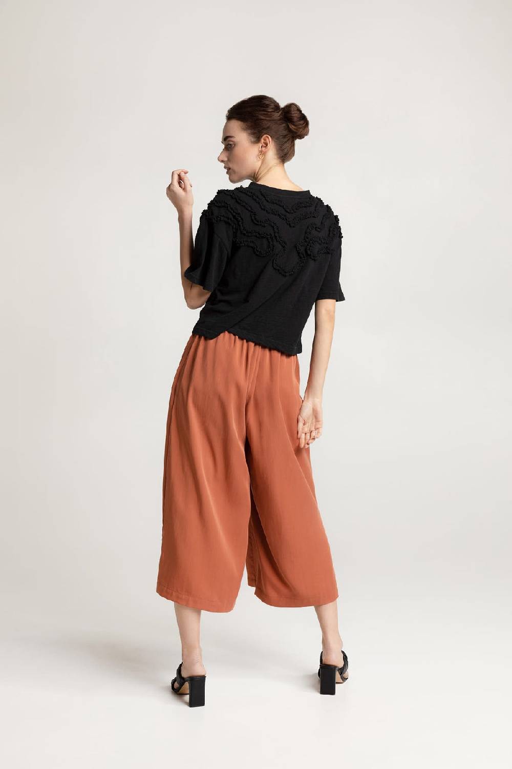 Lovjoi Pants TAVIRA Neueste Stile