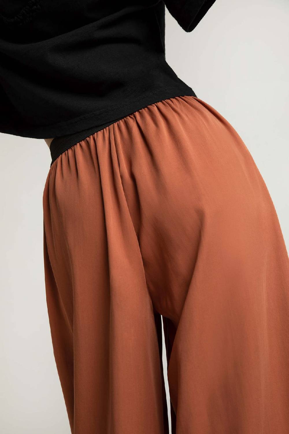Lovjoi Pants TAVIRA Neueste Stile