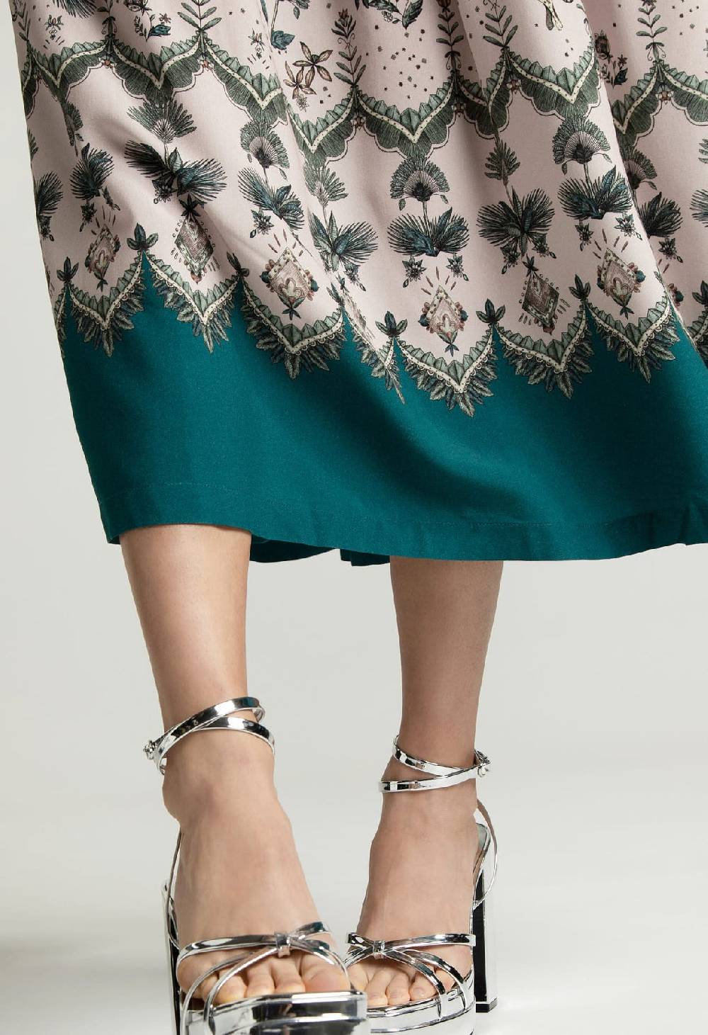 Lovjoi Dress SORAIDA Letzter Tag