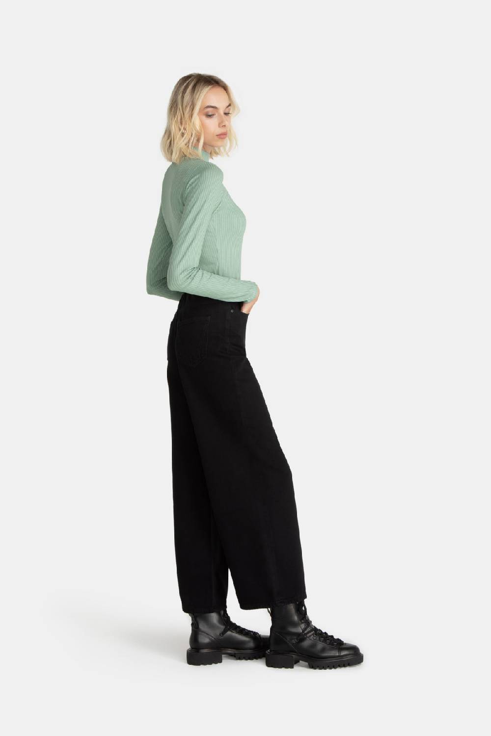 Lovjoi Wide Cropped Jeans BARLERIA Black Overdyed Preisnachlass