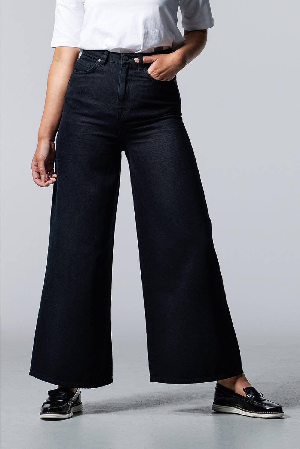 Lovjoi Wide Cropped Jeans BARLERIA Black Overdyed Preisnachlass