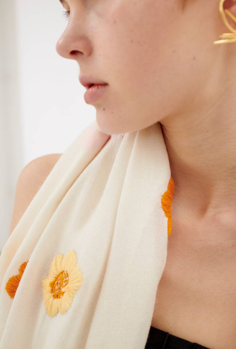 Odeeh Hand Embroidered Daisies Schal, Candy Günstiger Verkauf