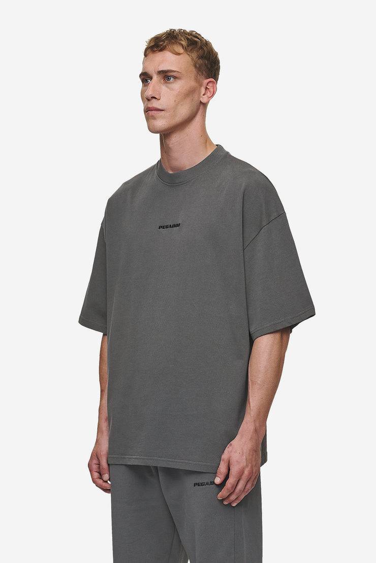 Pegador Logo Boxy Tee Washed Anthracite Vierteljährliche Förderung