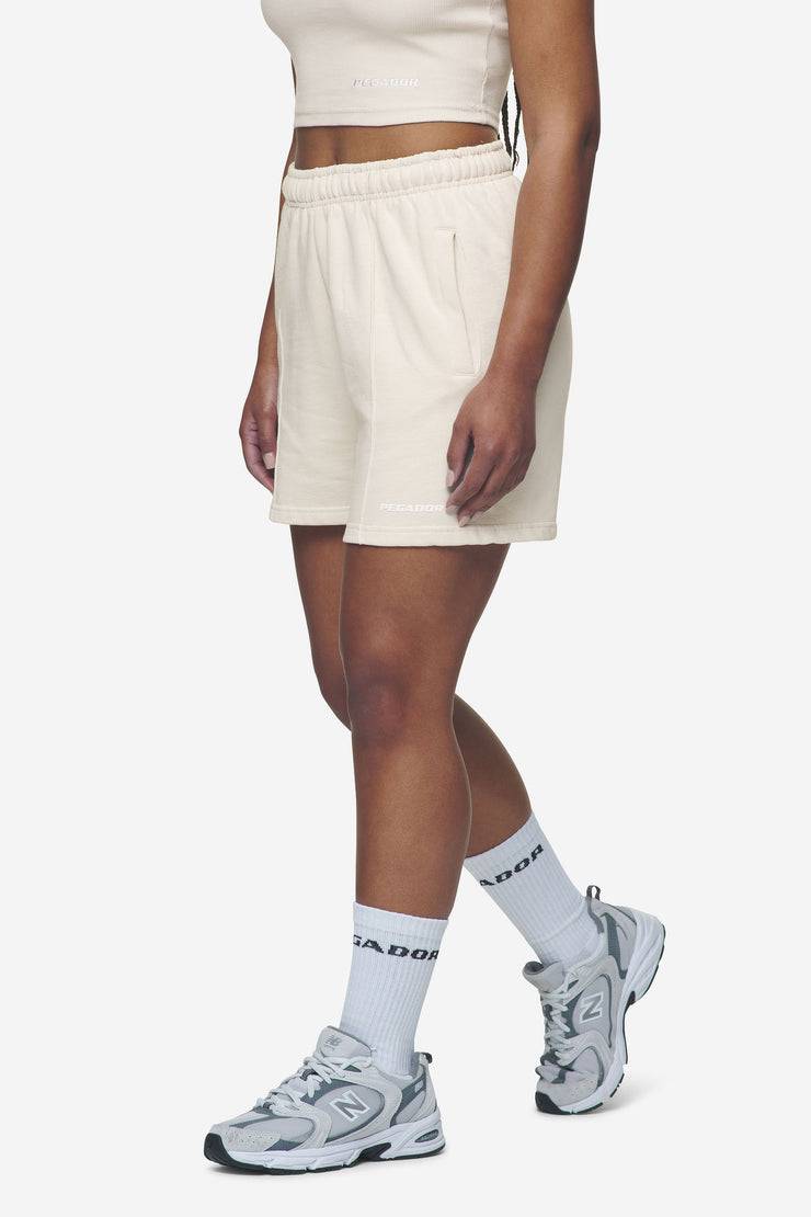 Pegador Sully High Waisted Shorts Washed Coast Sand White Gum Preisnachlass
