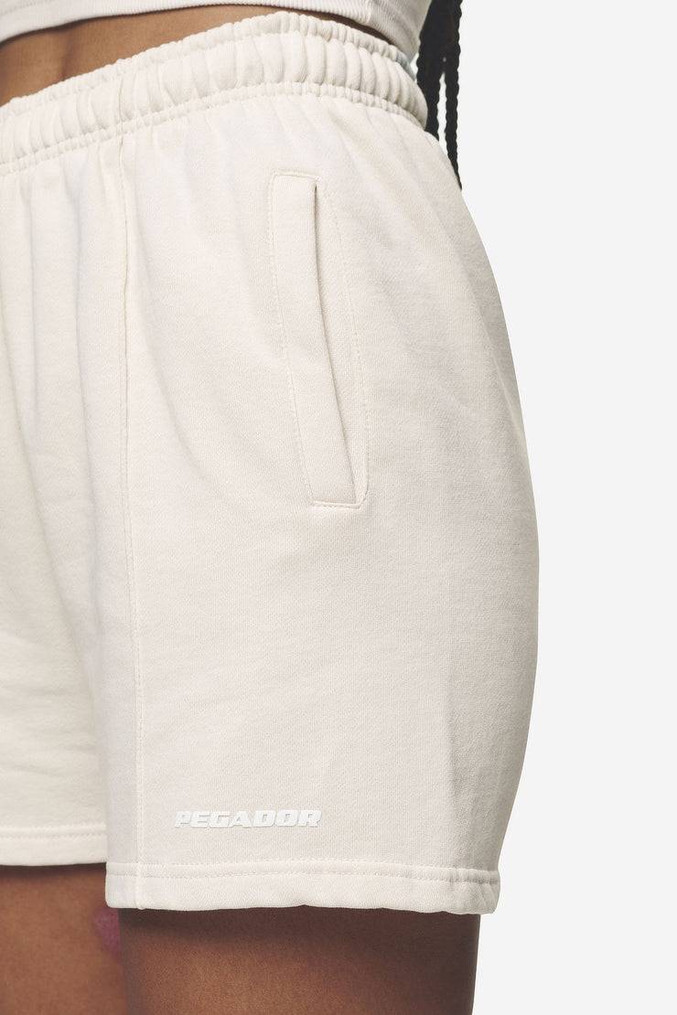 Pegador Sully High Waisted Shorts Washed Coast Sand White Gum Preisnachlass