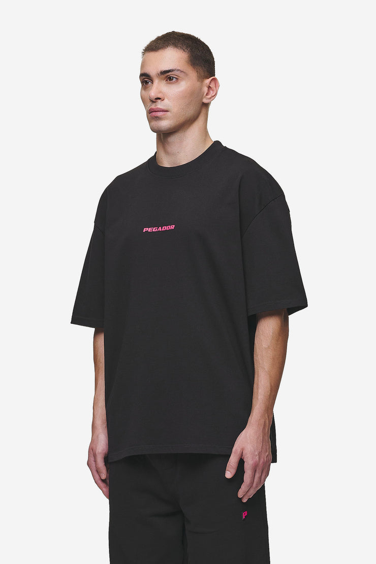 Pegador Colne Logo Oversized Tee Washed Black Virtual Pink Meist gekauft