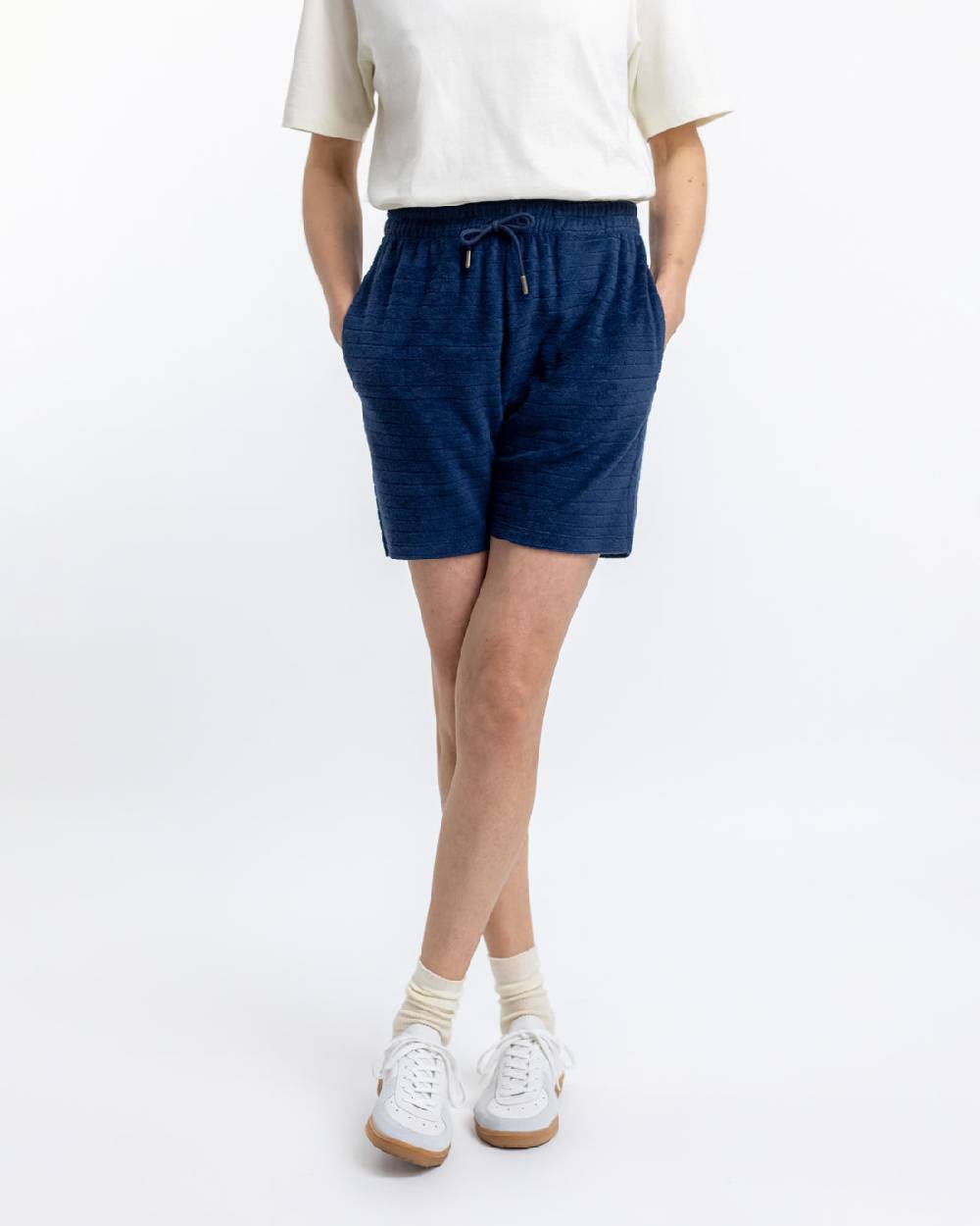 Rotholz Frottee Shorts aus Bio-Baumwolle Blau Speichern exportieren