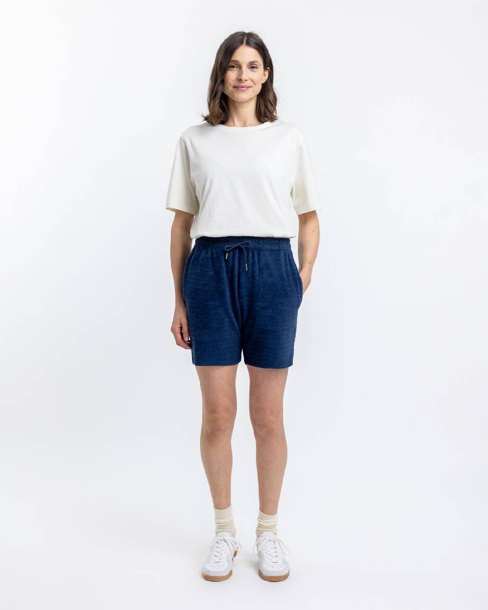 Rotholz Frottee Shorts aus Bio-Baumwolle Blau Speichern exportieren