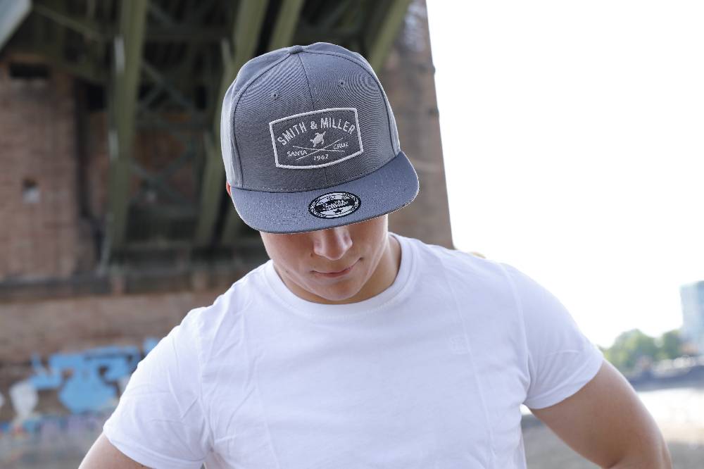 Smith & Miller Lambert Unisex Flat Snapback Cap, charcoal Letzte 2 Tage